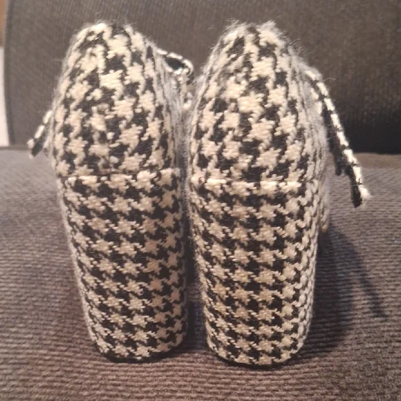 Steve Madden Black & White Houndstooth Double Strap Chunky Block Platform Heels - Picture 10 of 11
